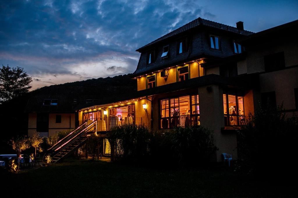 Hotel Scheid Шрисхайм Экстерьер фото